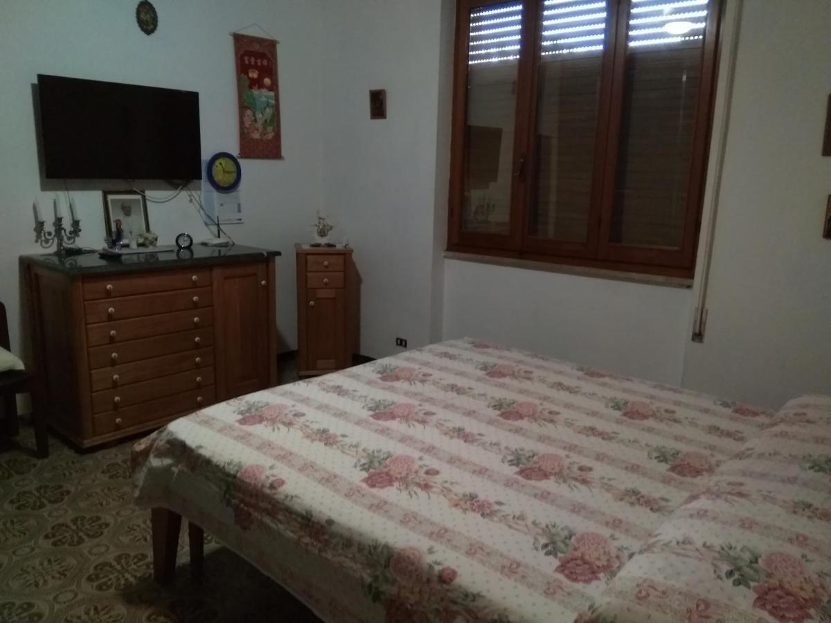 Appartamento con balcone e giardino Massa  Esterno foto