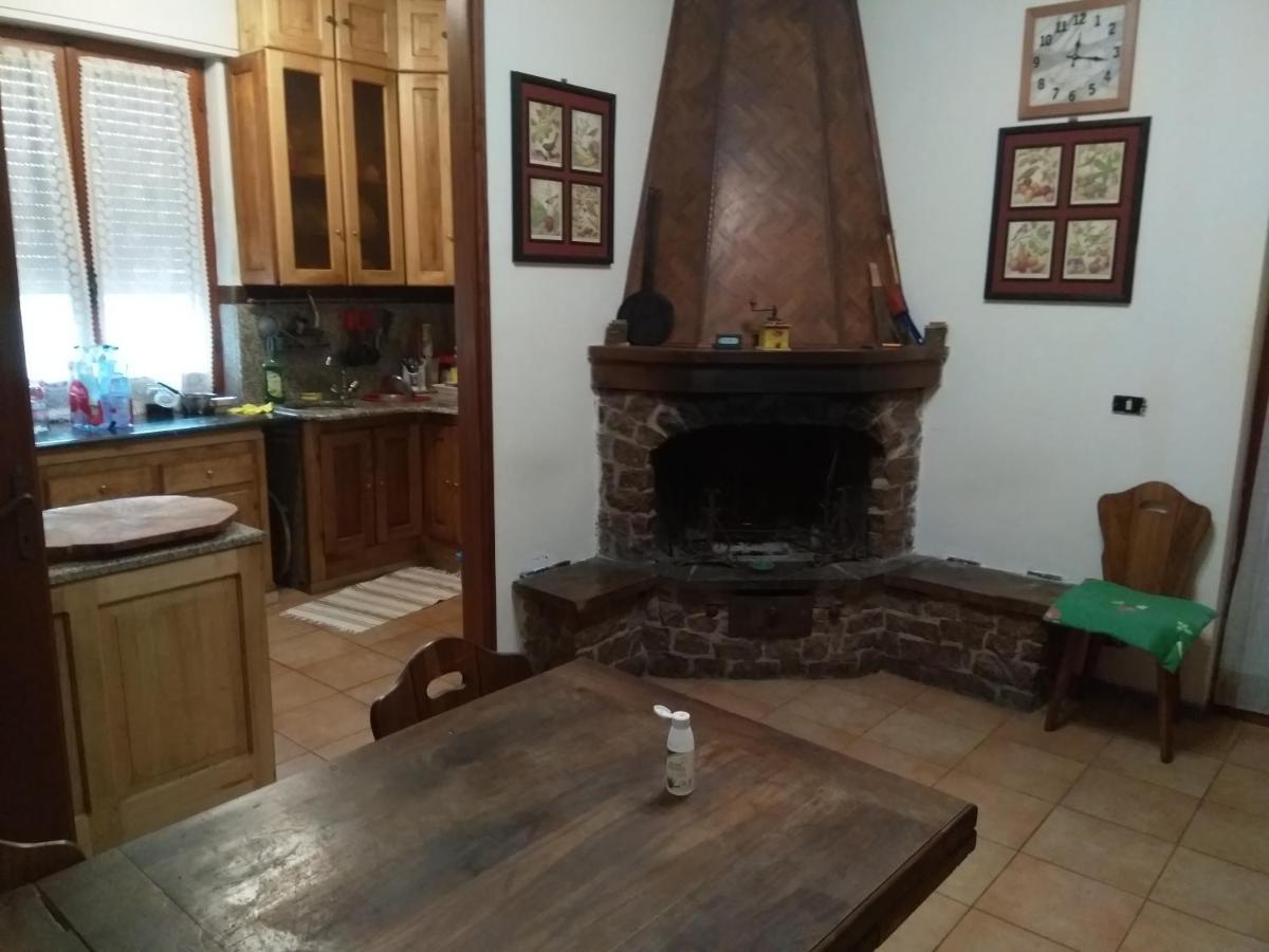 Appartamento con balcone e giardino Massa  Esterno foto