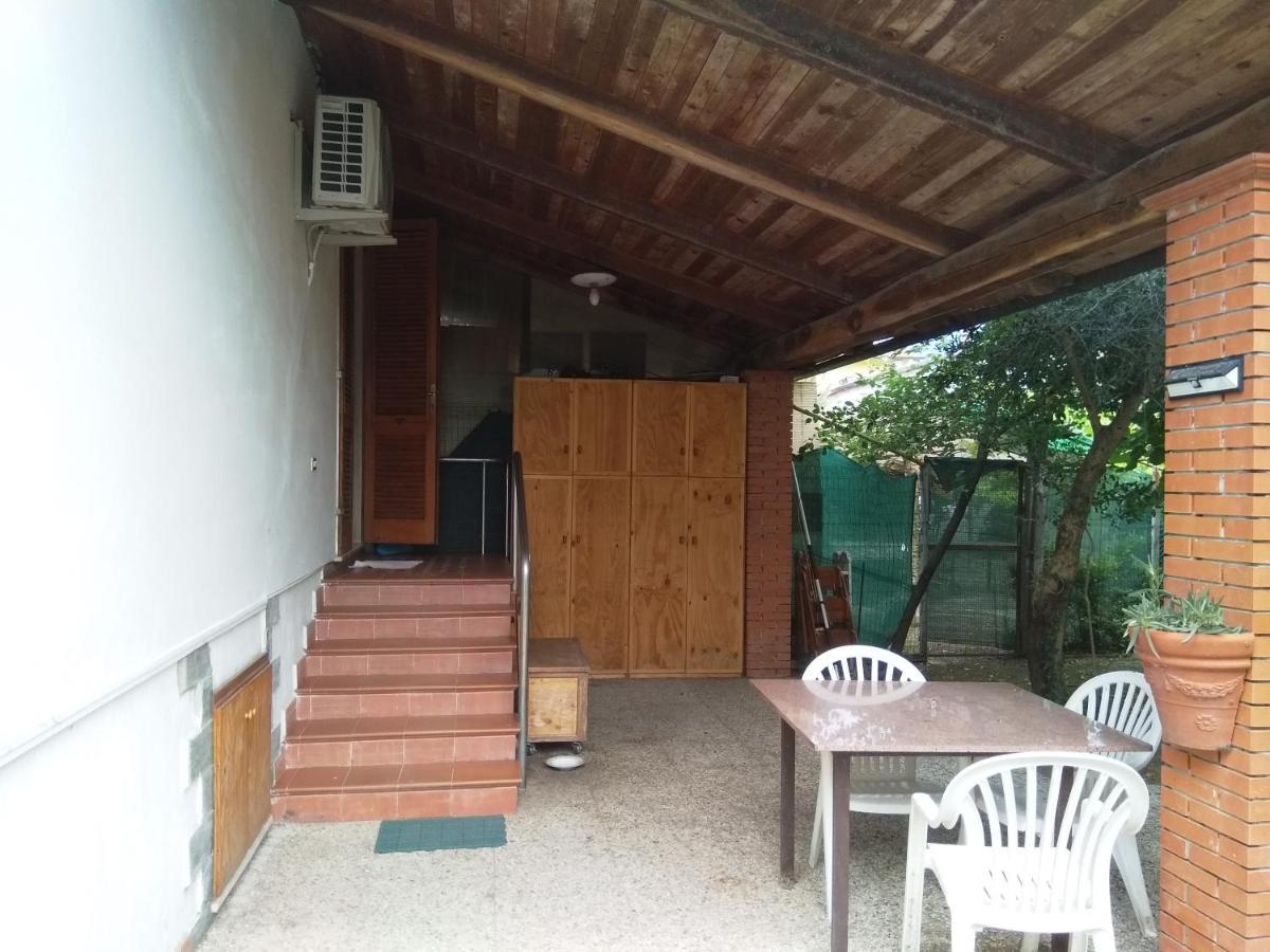 Appartamento con balcone e giardino Massa  Esterno foto